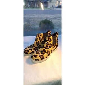 Women's Size 8 B Aerosoles Animal Hair Sneakers Leopard Print